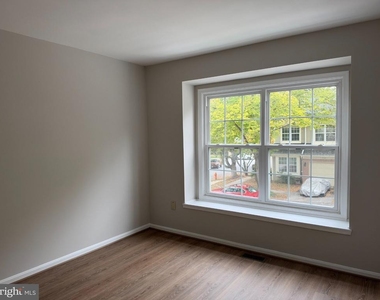 9104 Emersons Reach - Photo Thumbnail 13