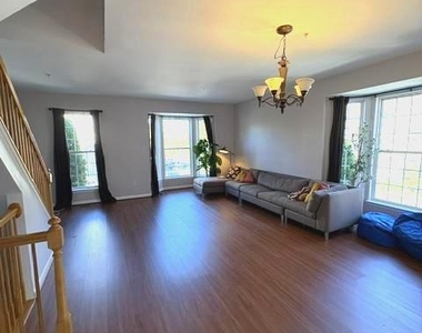 2121 Paxton Terrace - Photo Thumbnail 2