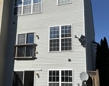 2121 Paxton Terrace - Photo Thumbnail 14