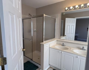 2121 Paxton Terrace - Photo Thumbnail 10