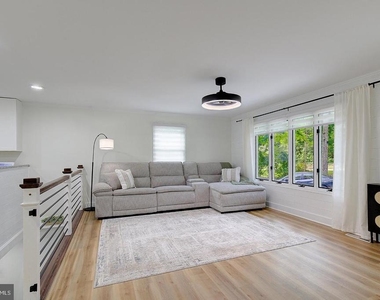 5822 Long Beach Drive - Photo Thumbnail 10