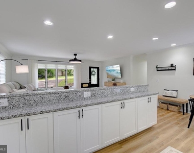 5822 Long Beach Drive - Photo Thumbnail 13