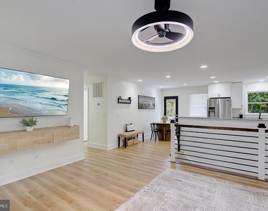 5822 Long Beach Drive - Photo Thumbnail 9