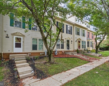 9823 Sherwood Farm Road - Photo Thumbnail 1