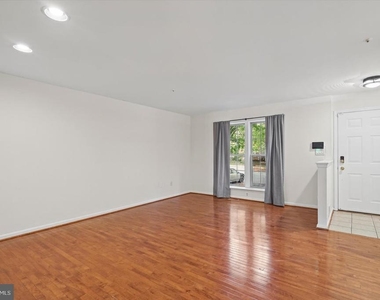 9823 Sherwood Farm Road - Photo Thumbnail 18