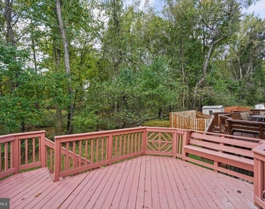 9823 Sherwood Farm Road - Photo Thumbnail 41