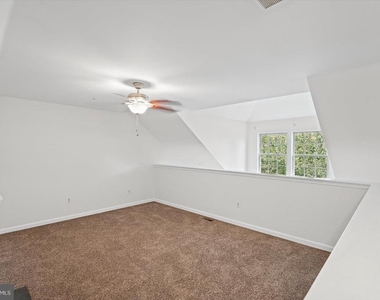 9823 Sherwood Farm Road - Photo Thumbnail 32