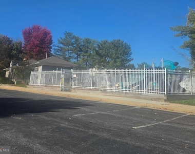 9823 Sherwood Farm Road - Photo Thumbnail 45