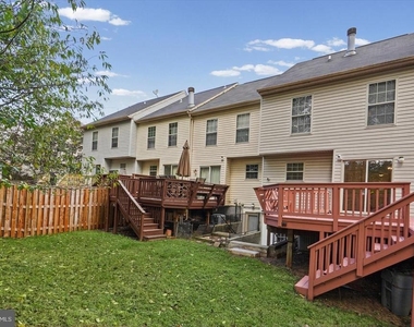 9823 Sherwood Farm Road - Photo Thumbnail 40