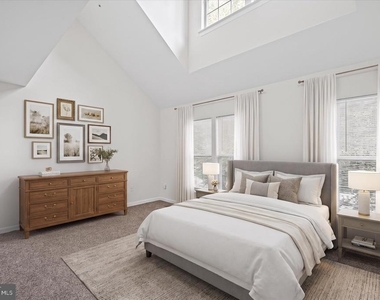 9823 Sherwood Farm Road - Photo Thumbnail 13