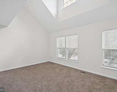 9823 Sherwood Farm Road - Photo Thumbnail 28