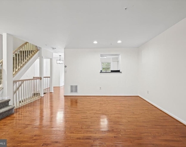 9823 Sherwood Farm Road - Photo Thumbnail 16