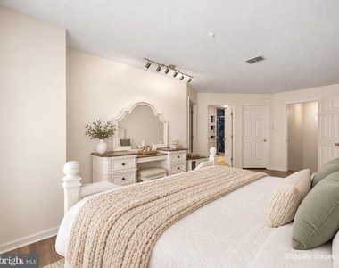 4268 Maple Path Circle - Photo Thumbnail 21