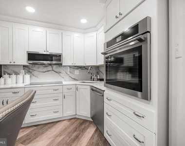 4268 Maple Path Circle - Photo Thumbnail 6