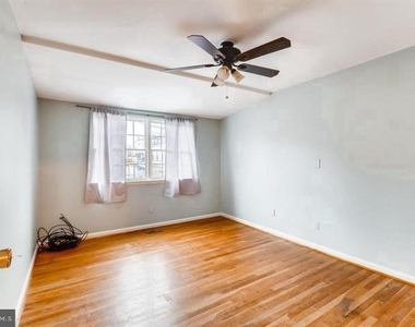 729 S Lakewood Avenue - Photo Thumbnail 13