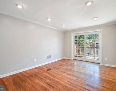 729 S Lakewood Avenue - Photo Thumbnail 11