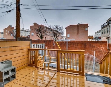 729 S Lakewood Avenue - Photo Thumbnail 22