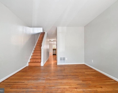 729 S Lakewood Avenue - Photo Thumbnail 2