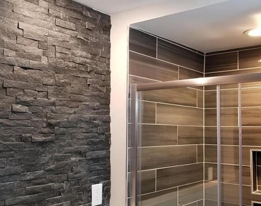 8233 Lyndhurst Street - Photo Thumbnail 3