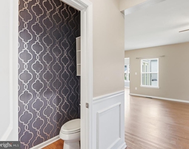 807 Boxwood Drive - Photo Thumbnail 17