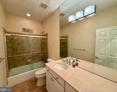 8328 Oakwood Road - Photo Thumbnail 25