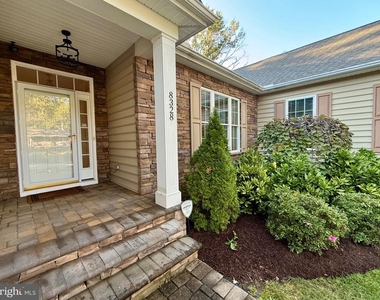 8328 Oakwood Road - Photo Thumbnail 2