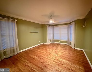 8328 Oakwood Road - Photo Thumbnail 16
