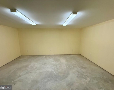8328 Oakwood Road - Photo Thumbnail 27