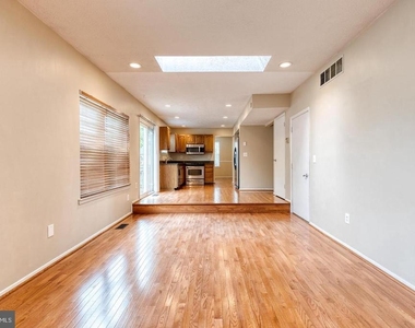 7846 Dero Drive - Photo Thumbnail 19