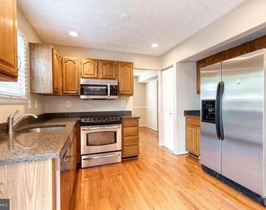 7846 Dero Drive - Photo Thumbnail 14