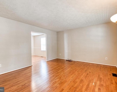 7846 Dero Drive - Photo Thumbnail 3