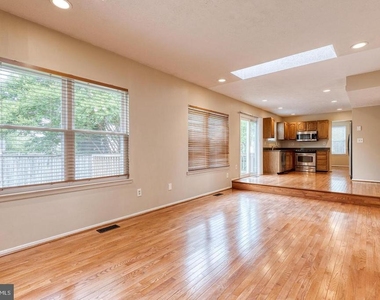 7846 Dero Drive - Photo Thumbnail 18