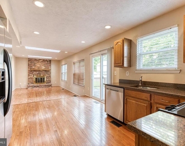 7846 Dero Drive - Photo Thumbnail 10