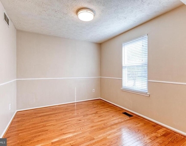 7846 Dero Drive - Photo Thumbnail 6