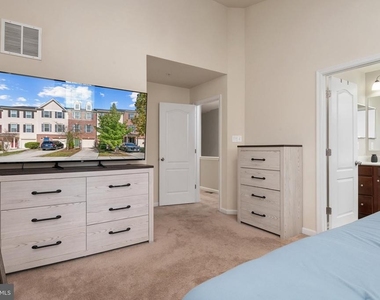 518 Kinglets Roost Lane - Photo Thumbnail 13
