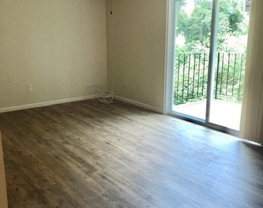 3500 Kingsley Court - Photo Thumbnail 3