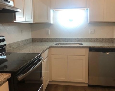 3500 Kingsley Court - Photo Thumbnail 10