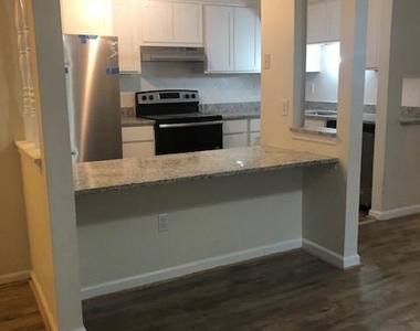 3500 Kingsley Court - Photo Thumbnail 7