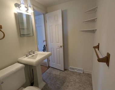 847 Woodcrest - Photo Thumbnail 10