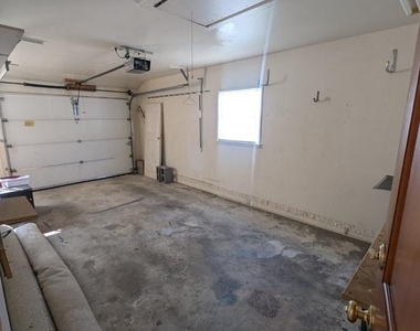 847 Woodcrest - Photo Thumbnail 11