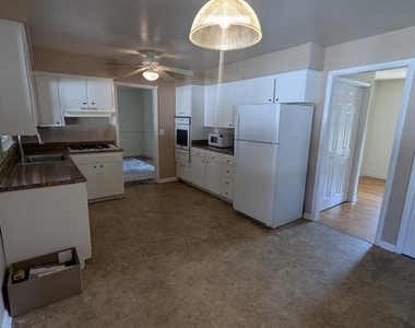 847 Woodcrest - Photo Thumbnail 6