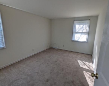847 Woodcrest - Photo Thumbnail 22