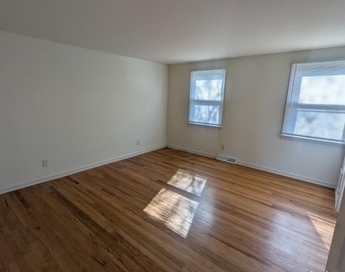 847 Woodcrest - Photo Thumbnail 15
