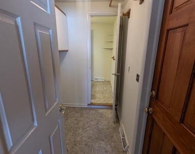847 Woodcrest - Photo Thumbnail 9