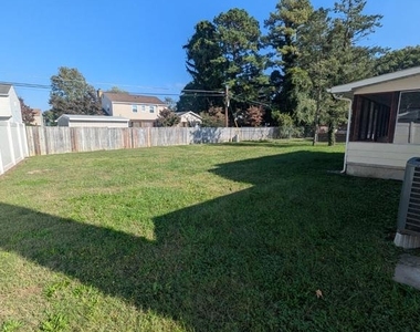 847 Woodcrest - Photo Thumbnail 24