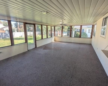 847 Woodcrest - Photo Thumbnail 12