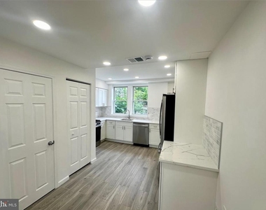 623 18th Street Ne - Photo Thumbnail 4