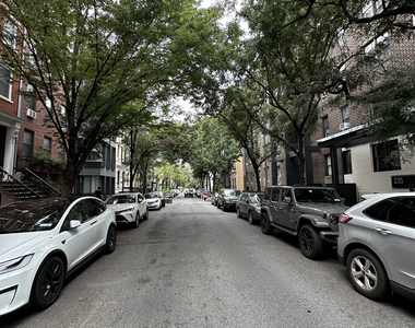 235 West 22nd Street, New York, NY 10011 - Photo Thumbnail 2