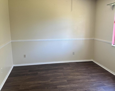 6476 Sable Woods Drive E - Photo Thumbnail 9