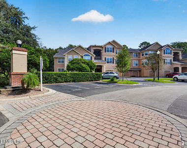 13810 Sutton Park Drive N - Photo Thumbnail 69